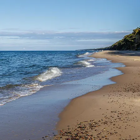 Caly Dom Na Chronionym Osiedlu Hébergement de vacances Łukęcin