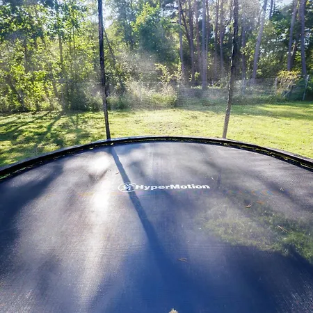 Caly Dom Na Chronionym Osiedlu Hébergement de vacances *