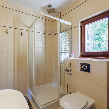 Caly Dom Na Chronionym Osiedlu *